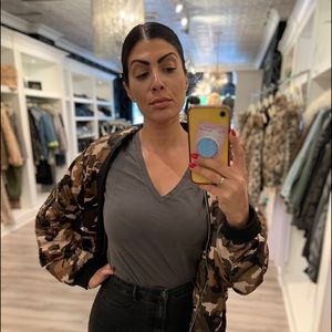 Meet your Posher, Antoinette